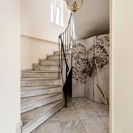 Live Like An Athenian! Apartment