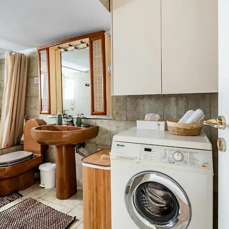 Live Like An Athenian!